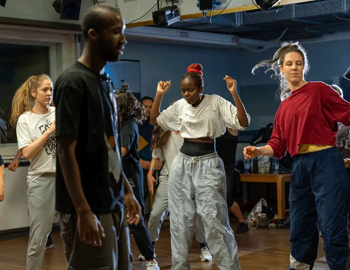 Gruppe im Hip-Hop Tanzkurs in Berlin